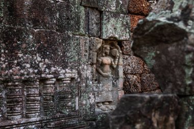 Antik Khmer tapınağının kalıntıları. Angkor, Siem Reap, Kamboçya 'da.