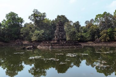 Antik Khmer tapınağının kalıntıları. Angkor, Siem Reap, Kamboçya 'da.