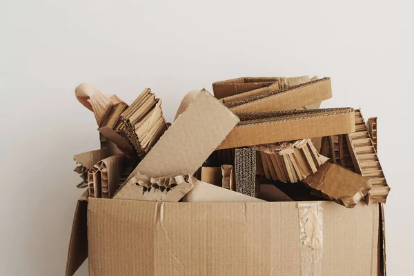 Kartonová Krabice Plná Papírových Obalových Odpadů Koncepty Recyklace Papíru Třídění — Stock fotografie