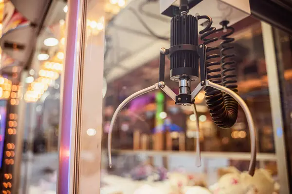 Close Van Klauw Machine Arcade Spel Een Avond Pretpark Met — Stockfoto