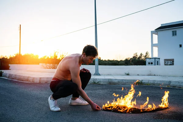 Young Adult Man Pyromaniac Burning His Shirt Street — Stock Photo, Image