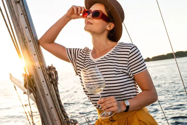 Attractive Woman Drinking Wine Relaxing Sailboat Sailing Sea — Stock Photo, Image