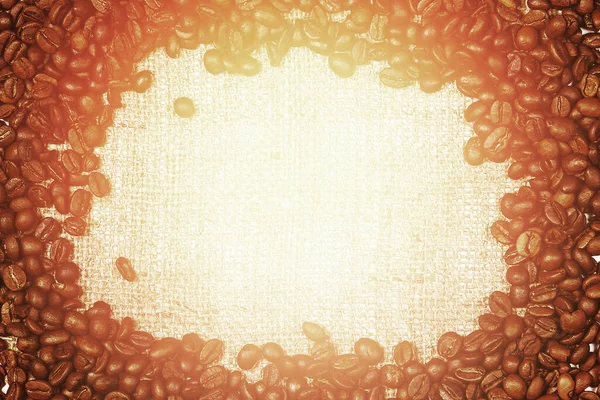 サッククロス素材のコーヒー豆のクローズアップ — ストック写真