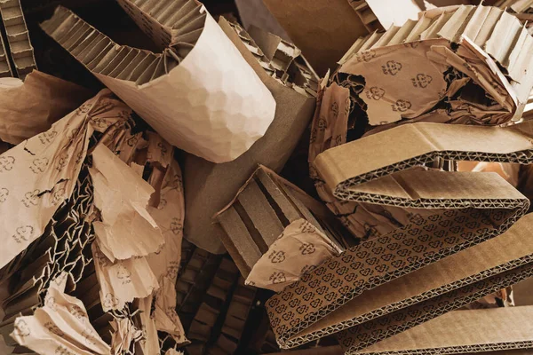 Detailní Záběr Hromadu Lepenkového Odpadu Symbolem Pap Koncepty Recyklace Papíru Stock Fotografie