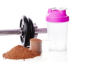 Dumbbell, Protein Tozu ve Beyaz Arkaplanda Titreyen Şişe.