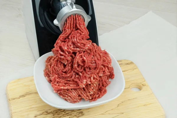 Mince Beef Bowl Electric Meat Grinder Kitchen Interior Homemade Minced — Stock Photo, Image