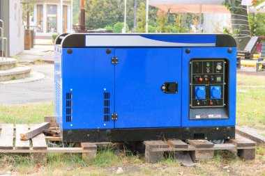 Yedek güç kaynağı jeneratörü. Endüstriyel jeneratör. Özerk acil durum güç kaynağı. Acil güç kaynağı için dizel jeneratör. 