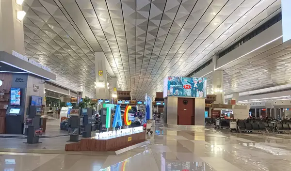 Jakarta, Endonezya - 28 Nisan 2024: Soekarno Hatta Havalimanı Turizm Faaliyet Merkezi.