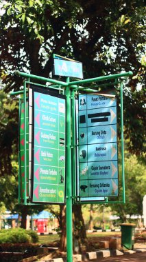 Jakarta, Endonezya - 11 Aralık 2024: Ragunan Hayvanat Bahçesi, Jakarta.