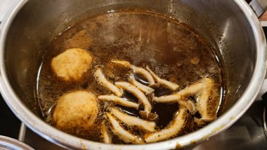 Lokantada kendi patatesini pişiriyorsun..