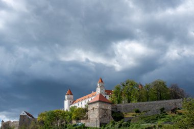 Bratislavsky Hrad 'ın yatay fotoğrafı.