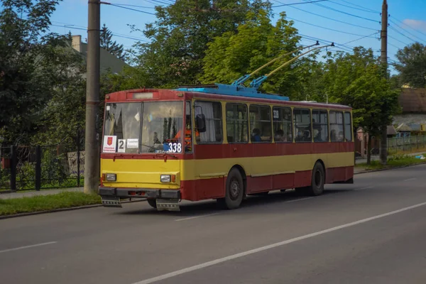 Chernivtsi Ukraine August 2020 Trolleybus Skoda 14Tr 338 Plzen 381 — стоковое фото