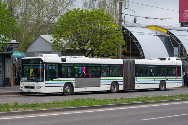 Chernivtsi Ucrania Abril 2023 Autobús Volvo 7700A Con Los Pasajeros — Foto de Stock