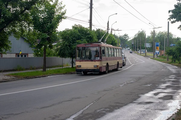 Chernivtsi Ukraine May 2023 Trolleybus Skoda 14Tr 338 在Chernivtsi的大街上与乘客一起骑着马 — 图库照片