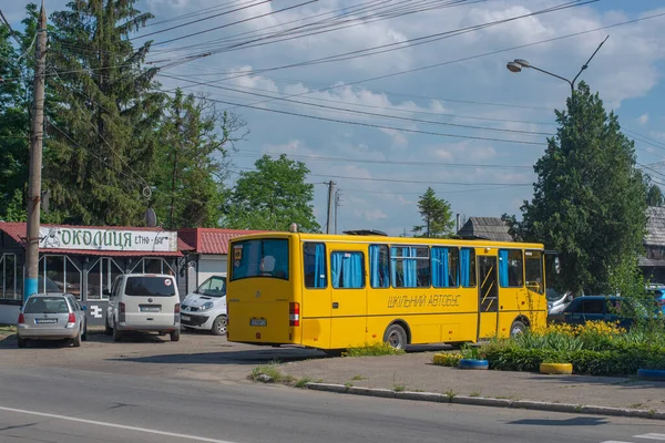 Chernivtsi Ουκρανια Ιουνίου 2023 Λεωφορείο Etalon A08117 Ιππασία Τους Επιβάτες — Φωτογραφία Αρχείου