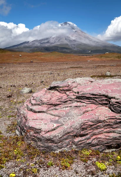 Старые Большие Вулканические Скалы Выброшенные Вулканом Котопакси Миллионы Лет Назад — стоковое фото
