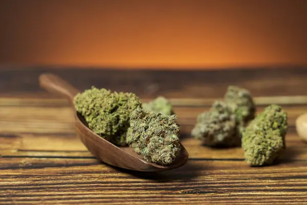 Heap Ekologiska Marijuana Knoppar — Stockfoto