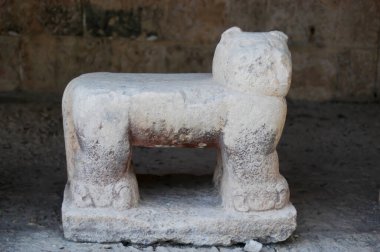Kedi şekilli taht (kireçtaşı Jaguar heykeli), Jaguar Tapınağı, Chichen Itza, Yucatan, Meksika