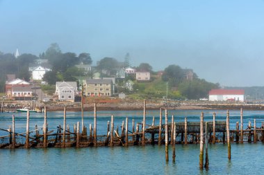 Lubec, Maine, ABD 'nin çevresindeki en doğu belediyesi ve sisli bir günde Fundy Körfezi' ndeki Lubec Narrows, ABD