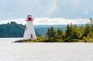 Bras D 'Or Gölü' ndeki Kidston Adası deniz feneri, Cape Breton, Nova Scotia