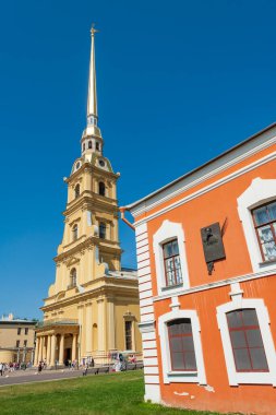 Kumandan evi, Peter ve Paul katedrali ve kale, Rusya 'nın Saint Petersburg kentinin en eski simgesi.