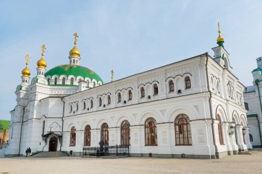 UNESCO, Kiev, Kiev, Ukrayna 'da korunan Kiev Pechersk Lavra Manastırı' ndaki duvarları tarafından korunan Refectory Church ve Stolypin mezarı