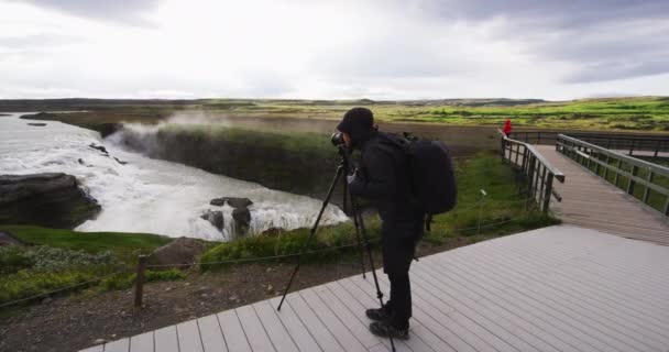 Iceland Photographer Gullfoss Waterfall Iceland Icelandic Nature Gullfoss Aka Golden — Wideo stockowe