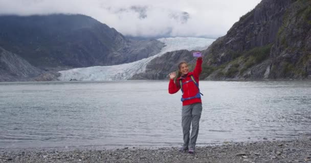 Tourist Alaska Taking Selfie Video Glacier Having Video Chat Conversation — Stock videók