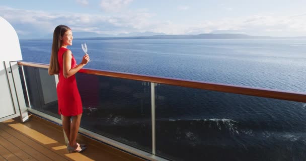 Cruise Luxury Travel Lifestyle Woman Fancy Vacation Asian Elegant Lady — Stockvideo