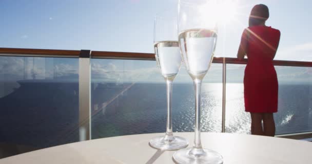 Luxury Cruise Ship Travel Champagne Glasses Balcony Deck Ocean Sunset — Vídeo de Stock