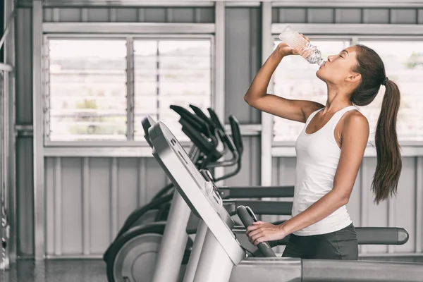 Gym Fitness Woman Drinking Water Bottle Dehydrated Run Workout Healthy — Stock Photo, Image