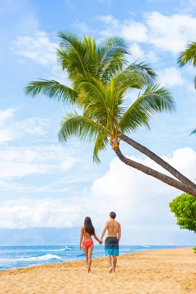 Hawaii Beach Couple Walking Kaanapali Maui Hawai Travel Two Adults — Stock Photo, Image
