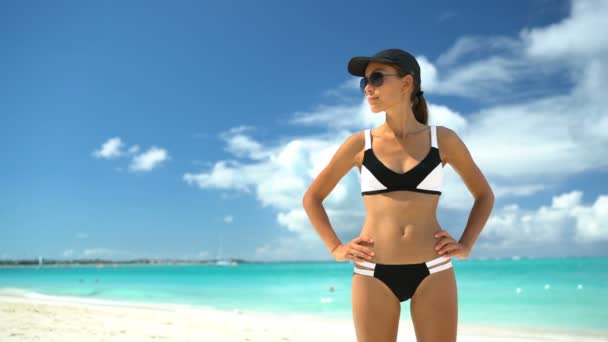 Portrait Sporty Young Woman Black White Sports Bikini Top Bra — Vídeo de stock
