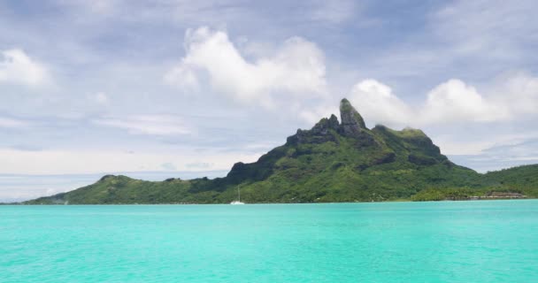 Góra Otemanu Bora Bora Tahiti Polinezja Francuska Jachtem Laguną Koralową — Wideo stockowe