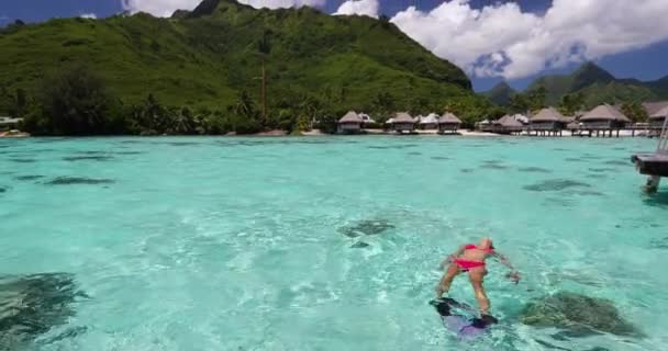 Vacation Travel Woman Swimming Clear Pristine Water Relaxing Her Back — Stockvideo
