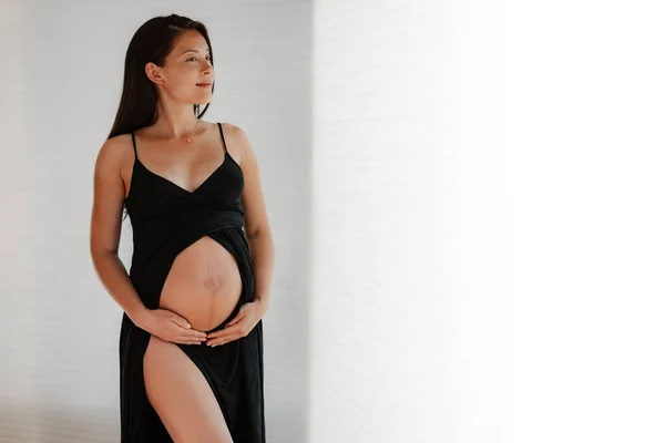 Retrato Mujer Embarazada Sesión Fotográfica Del Embarazo Mamá Embarazada Elegante — Foto de Stock