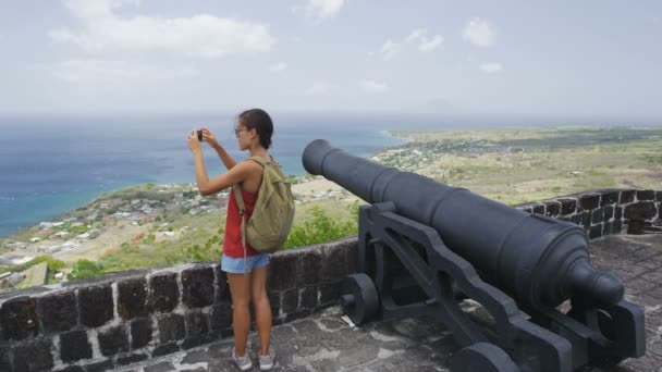 Turist Besöker Kitts Brimstone Hill Fästning Nationalpark Semester Kitts Och — Stockvideo