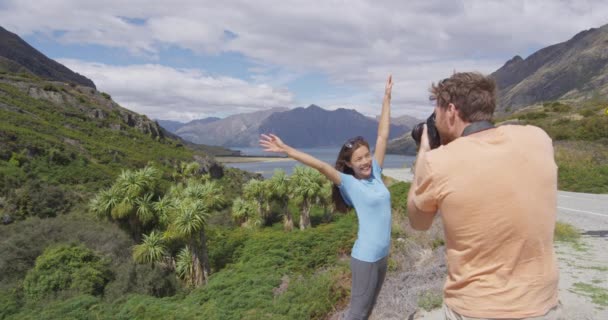 Couple Taking Pictures Nature Landscape Travel Lake Hawea Nature Landscape — Stock Video