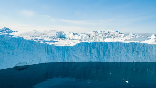 Óriási Jéghegy Globális Felmelegedés Éghajlatváltozás Fogalma Icebergs Disko Bay Grönlandi — Stock Fotó