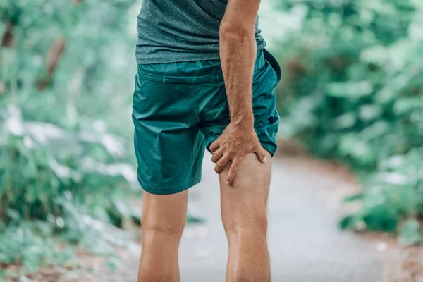 Dor Muscular Perna Esportes Lesão Corredor Homem Tocando Doloroso Músculo — Fotografia de Stock