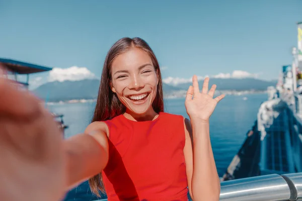 Mujer Negocios Asiática Selfie Saludando Mirando Cámara Videollamada Llamando Para — Foto de Stock