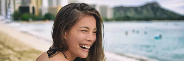Gelukkig Aziatische Vrouw Lachen Lachende Jong Volwassene Levensstijl Hawaii Zomer — Stockfoto