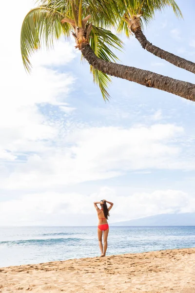 Strand Hawaii Reizen Landschap Achtergrond Toeristisch Meisje Genieten Van Zomervakantie — Stockfoto