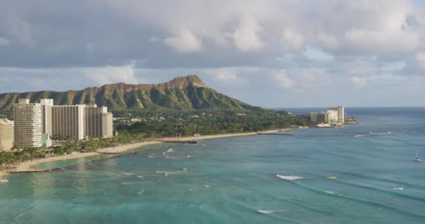 Hawaii Honolulu Şehri Waikiki Plajı Diamond Head Dağ Zirvesinin Arka — Stok video