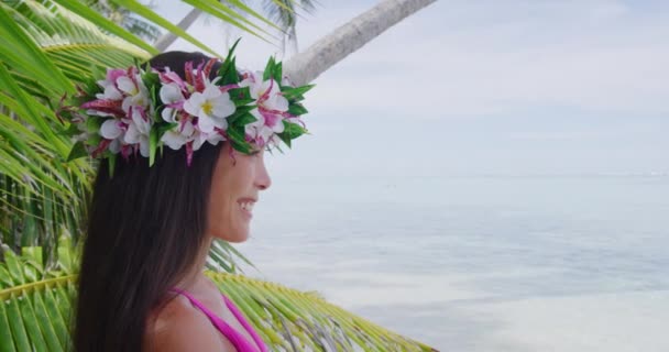 Tahiti Kráska Žena Nosí Květinovou Hlavu Věnec Tradiční Tahitské Kulturní — Stock video