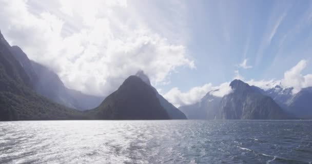 Milford Sound Parku Narodowym Fiordland Mitre Peak Nowej Zelandii Ikoniczny — Wideo stockowe