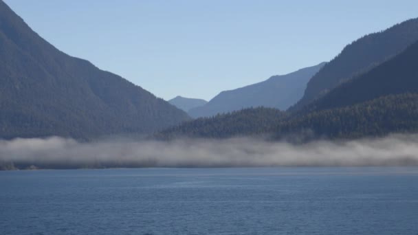 Alaska Nature Landscape Innendurchfahrt Vom Kreuzfahrtschiff Aus Gesehen Touristen Auf — Stockvideo