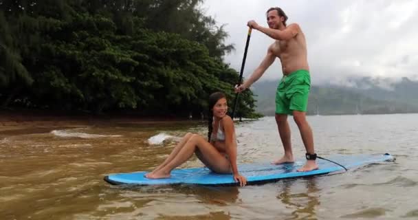Stand Paddleboard Pareja Paddle Board Haciendo Actividades Náuticas Puu Poa — Vídeo de stock