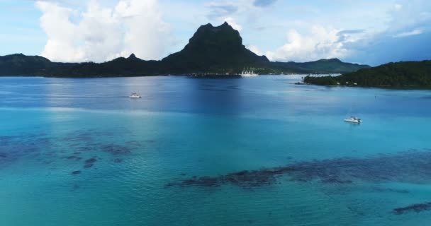 Widok Lotu Ptaka Bora Bora Polinezji Francuskiej Statkami Wycieczkowymi Laguną — Wideo stockowe