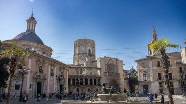 Valencia, İspanya 26-2023 La Plaza de la Virgen, Bakire Meryem Meydanı 
